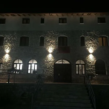 Castello 酒店 Nicaj-Shale